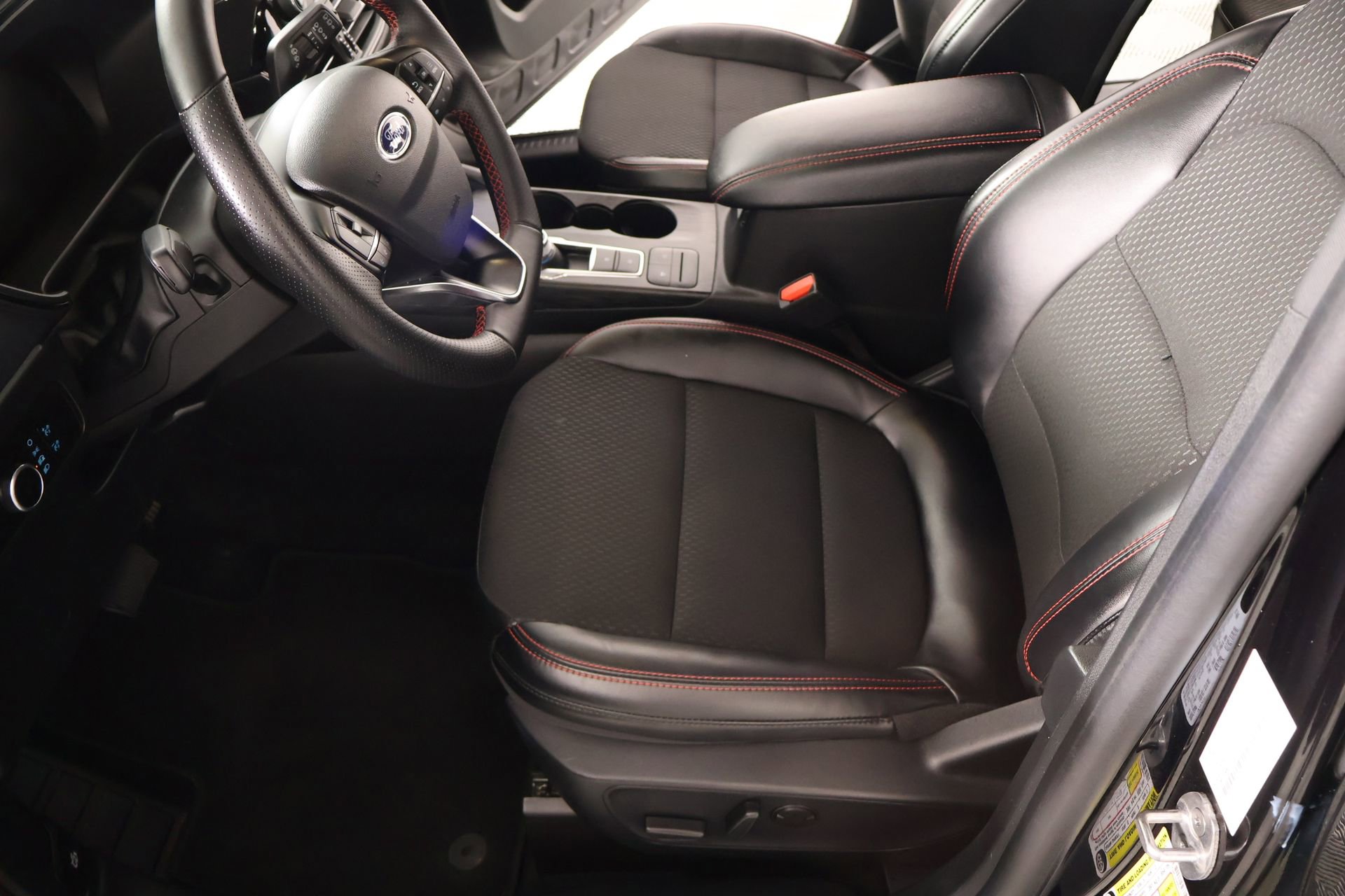 Used 2025 Ford Escape ST-Line image 10