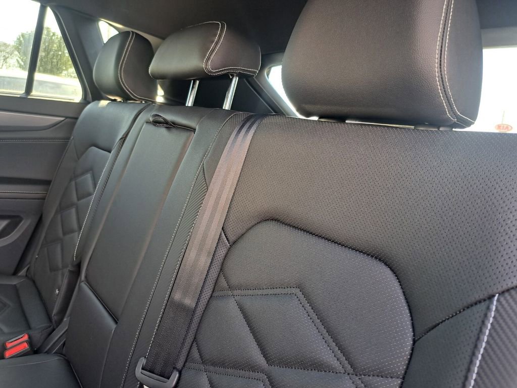 New 2026 Volkswagen Atlas Cross Sport SE image 24