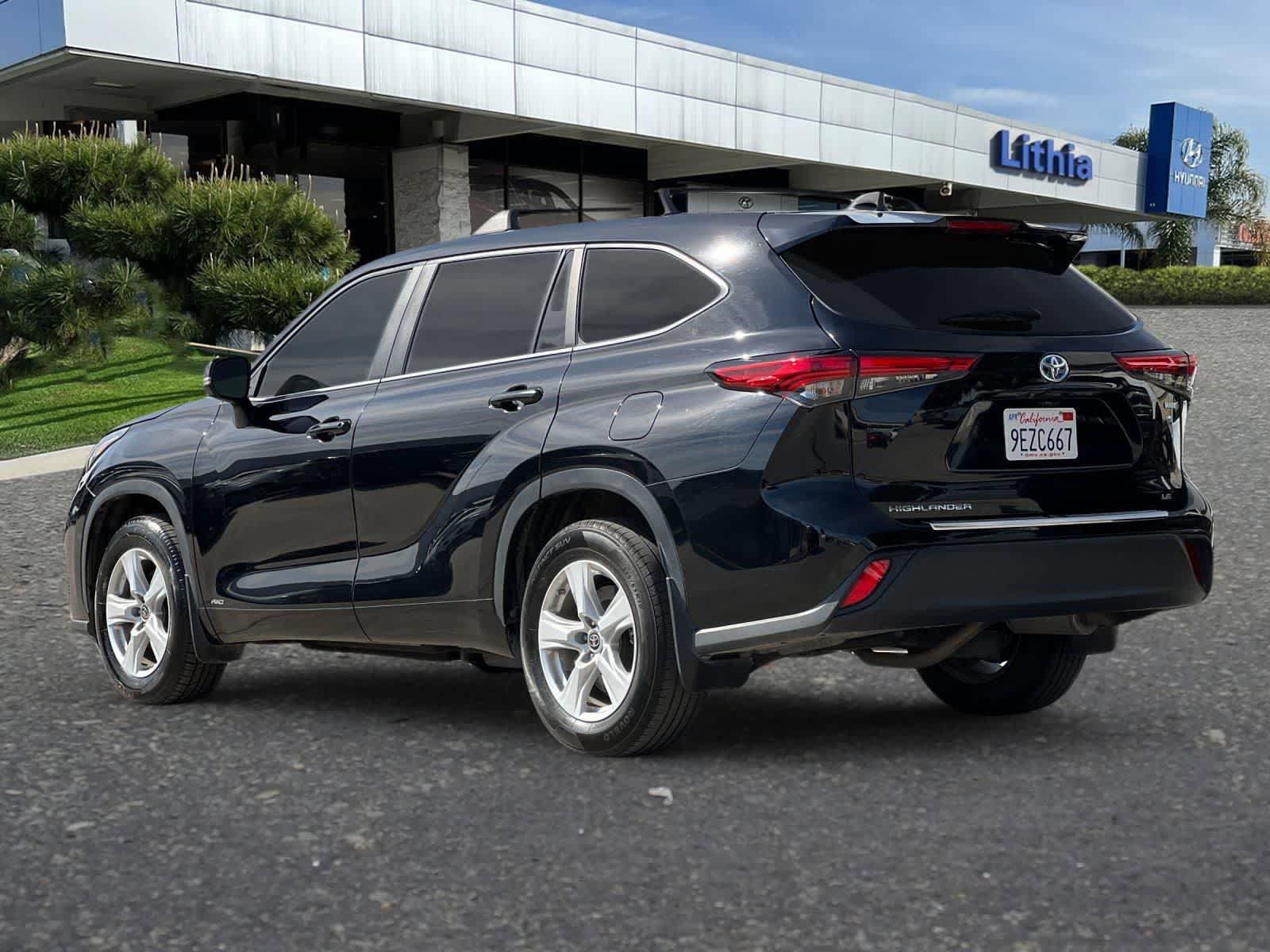 Used 2023 Toyota Highlander LE image 7
