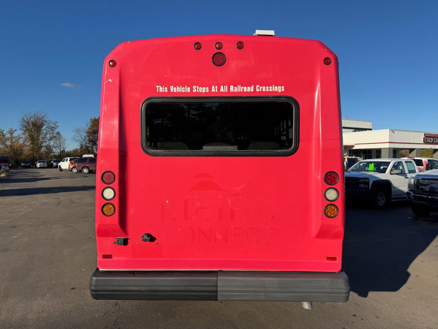 Used 2016 Ford F550 2WD Regular Cab Super Duty image 4