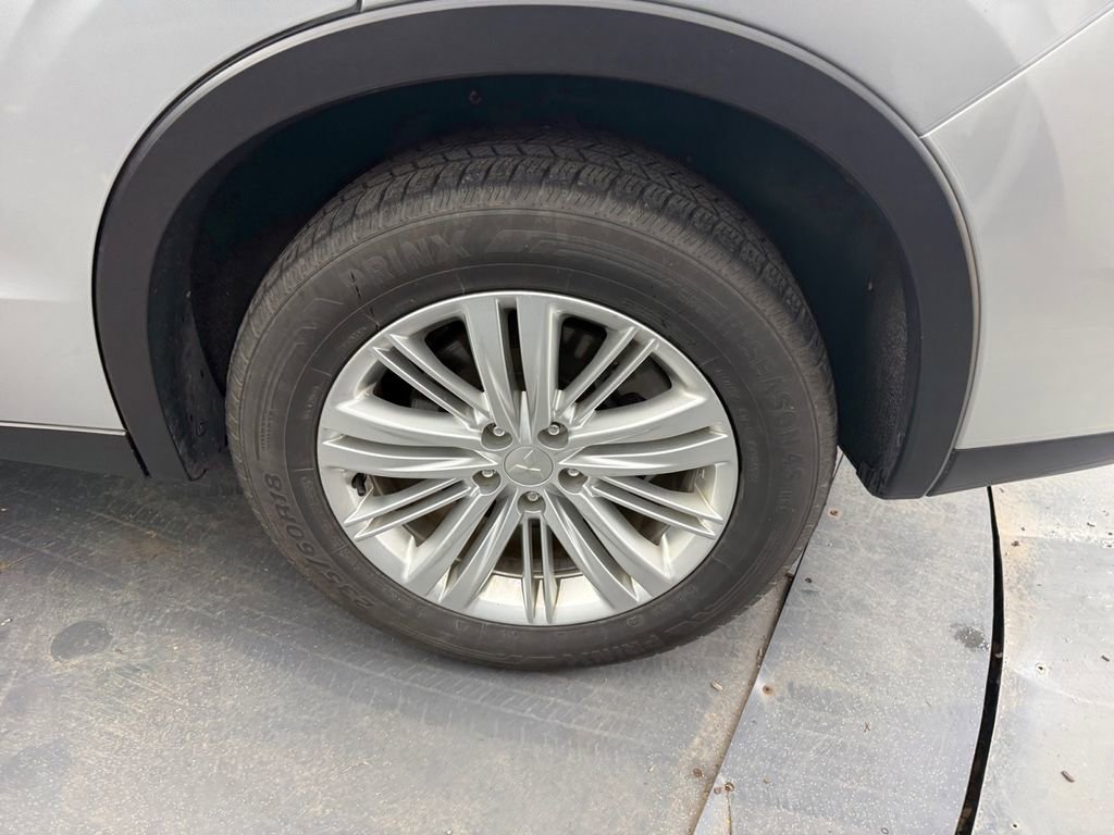 Used 2024 Mitsubishi Outlander ES image 35