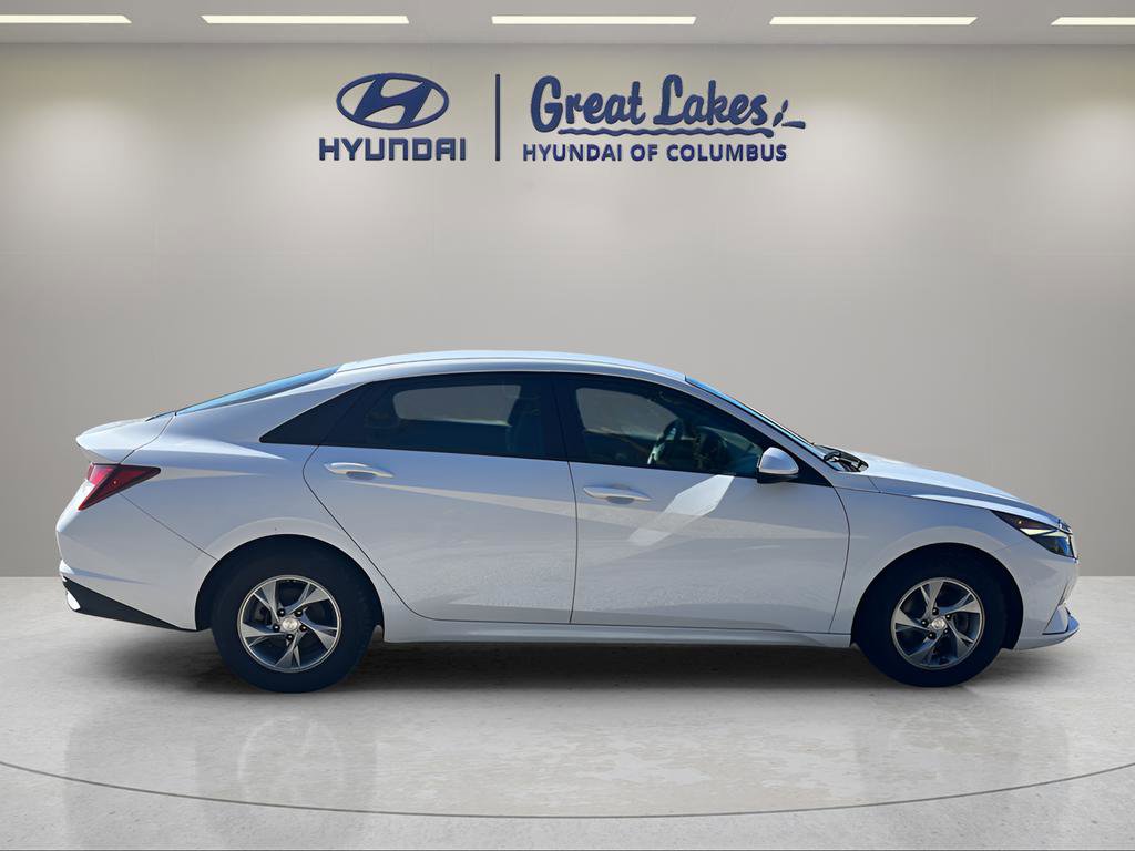 Used 2022 Hyundai Elantra SE w/ Preferred Accessory Package FWD image 6