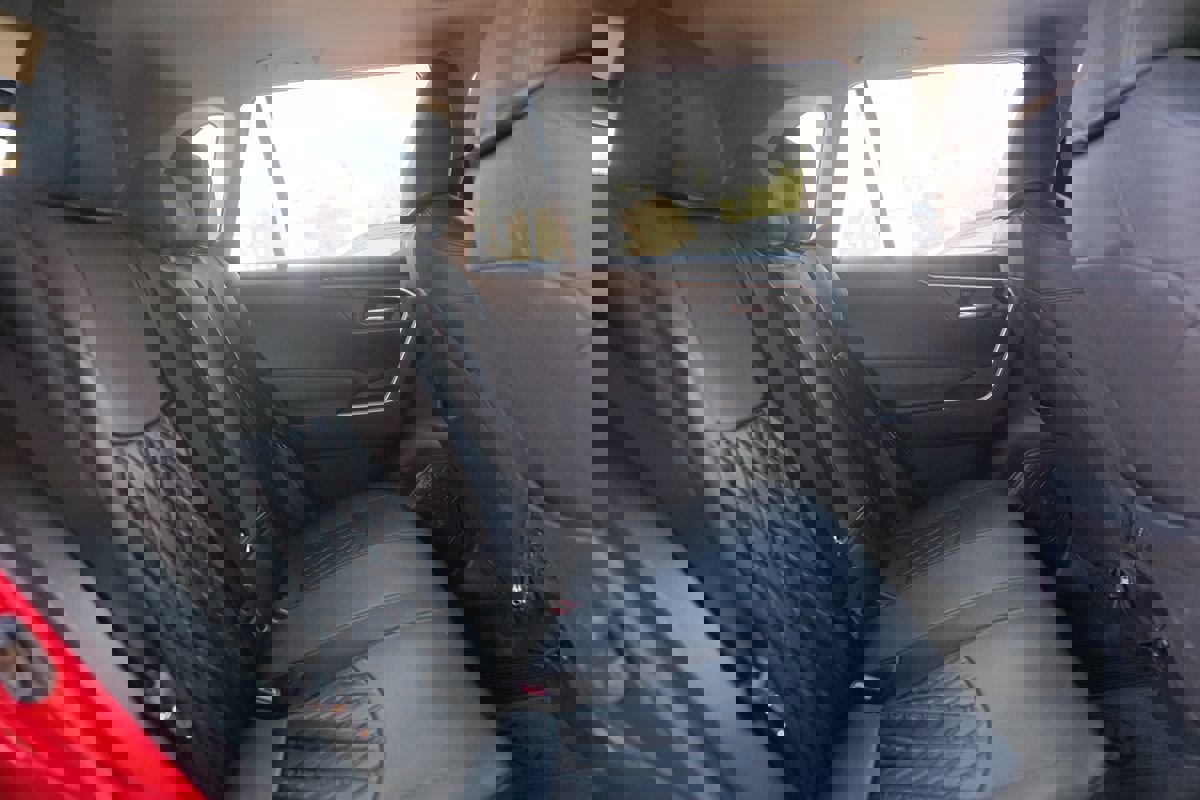 Used 2022 Toyota RAV4 XLE image 31