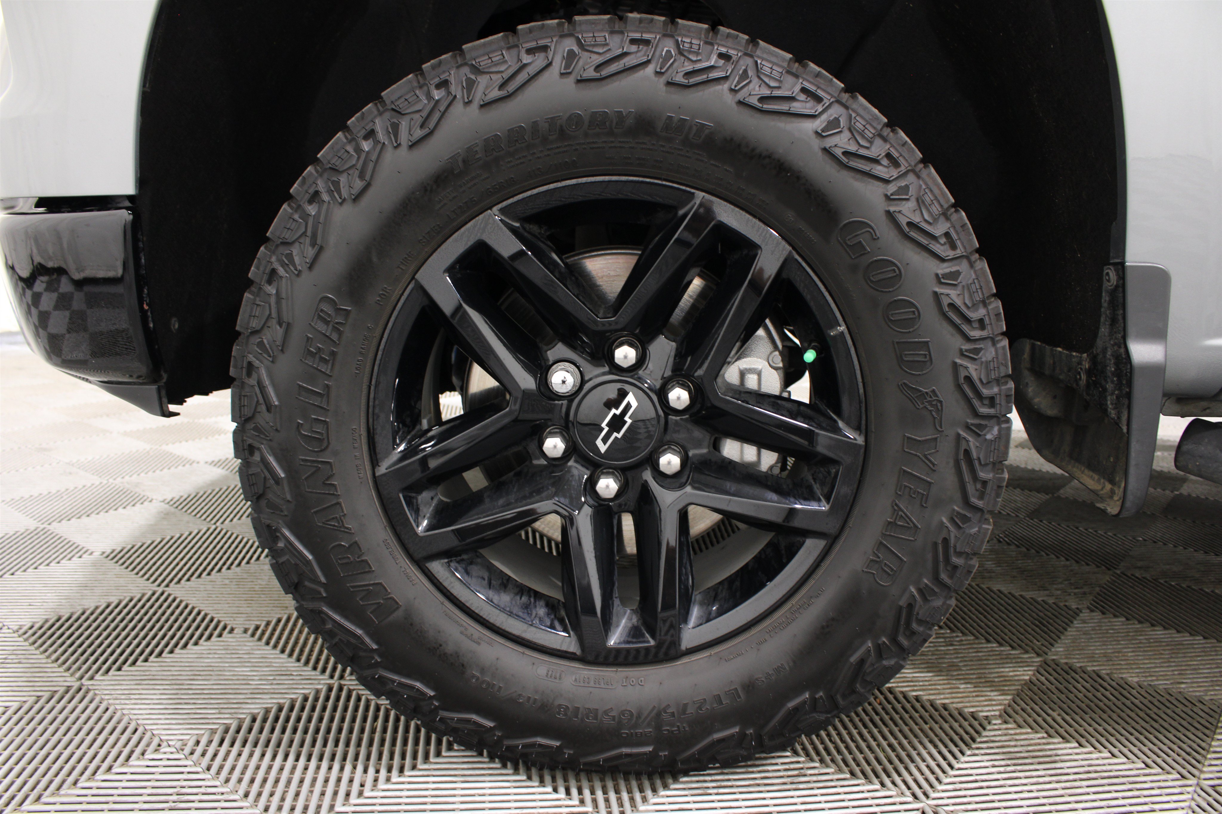 Used 2025 Chevrolet Silverado 1500 LT Trail Boss w/ Convenience Package II AWD/4WD image 35