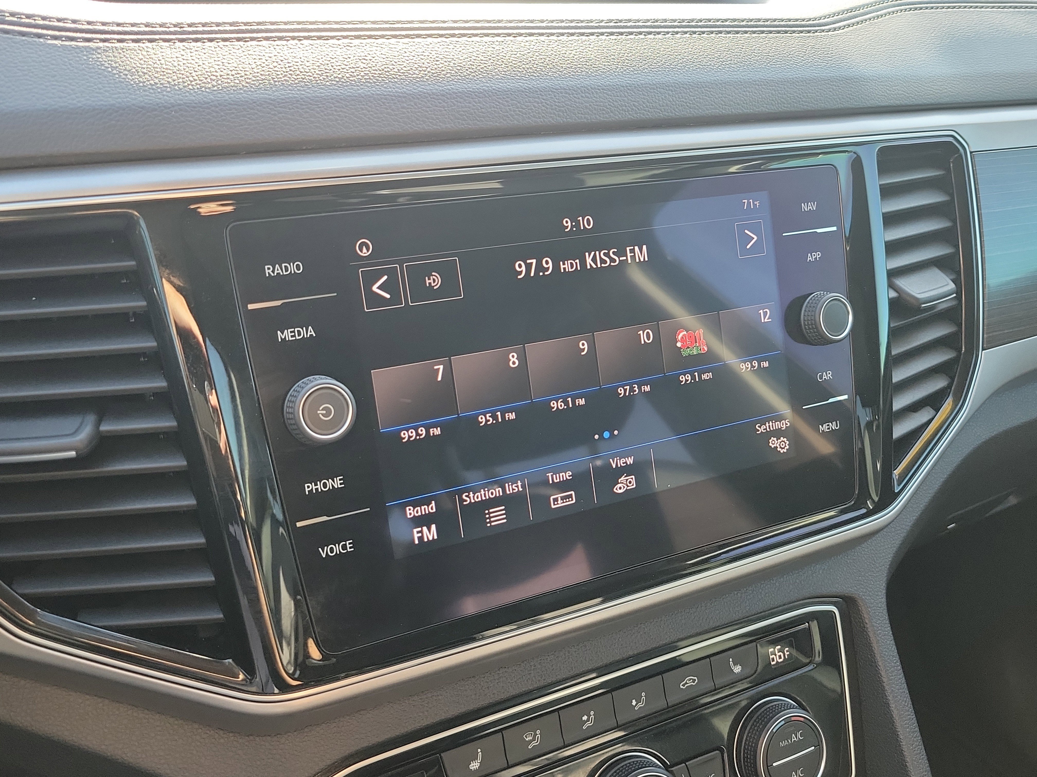 Used 2019 Volkswagen Atlas SEL image 35