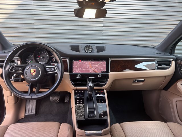 Certified 2023 Porsche Macan image 13