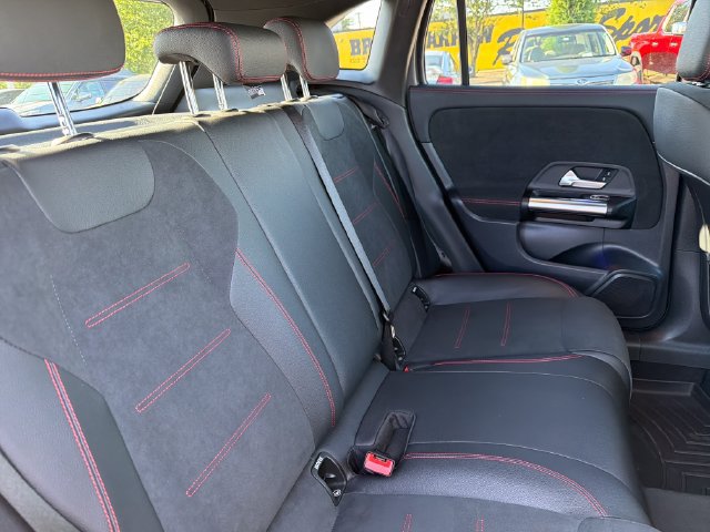 Used 2023 Mercedes-Benz GLA 250 4MATIC image 28