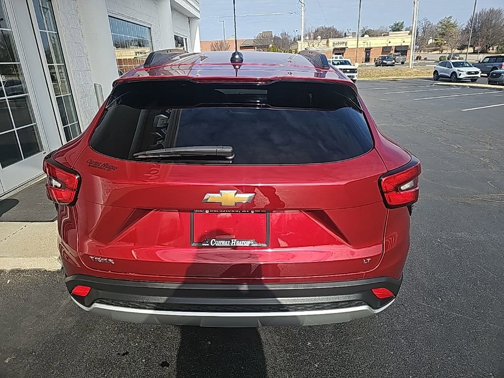 Used 2025 Chevrolet Trax LT w/ LT Convenience Package image 5