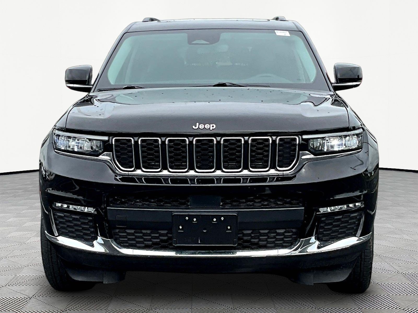 Used 2023 Jeep Grand Cherokee L Limited AWD/4WD image 2