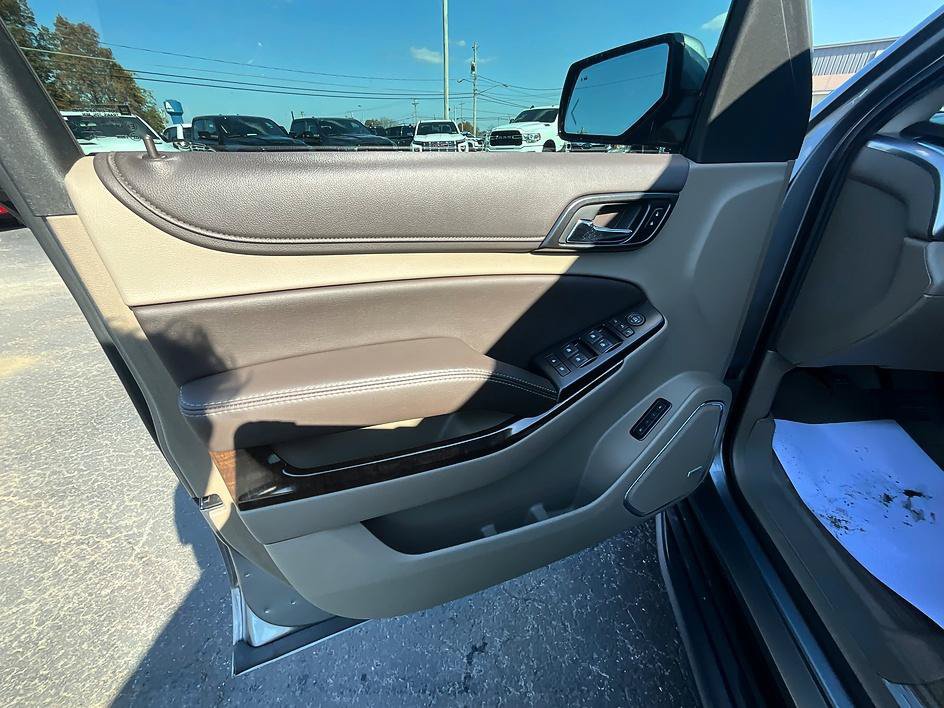 Used 2019 Chevrolet Tahoe LT w/ Luxury Package AWD/4WD image 14