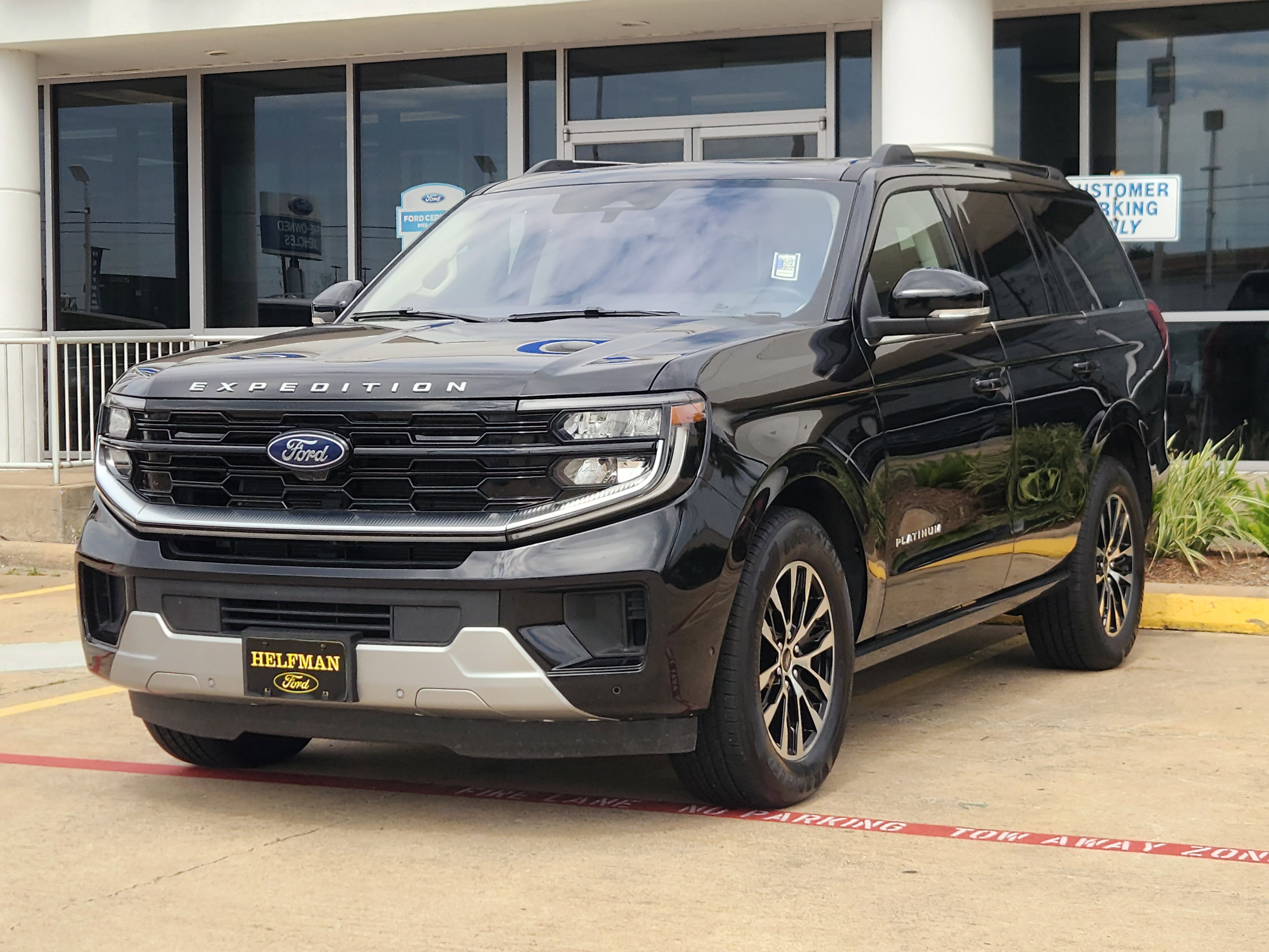 Certified 2025 Ford Expedition Platinum AWD/4WD image 2