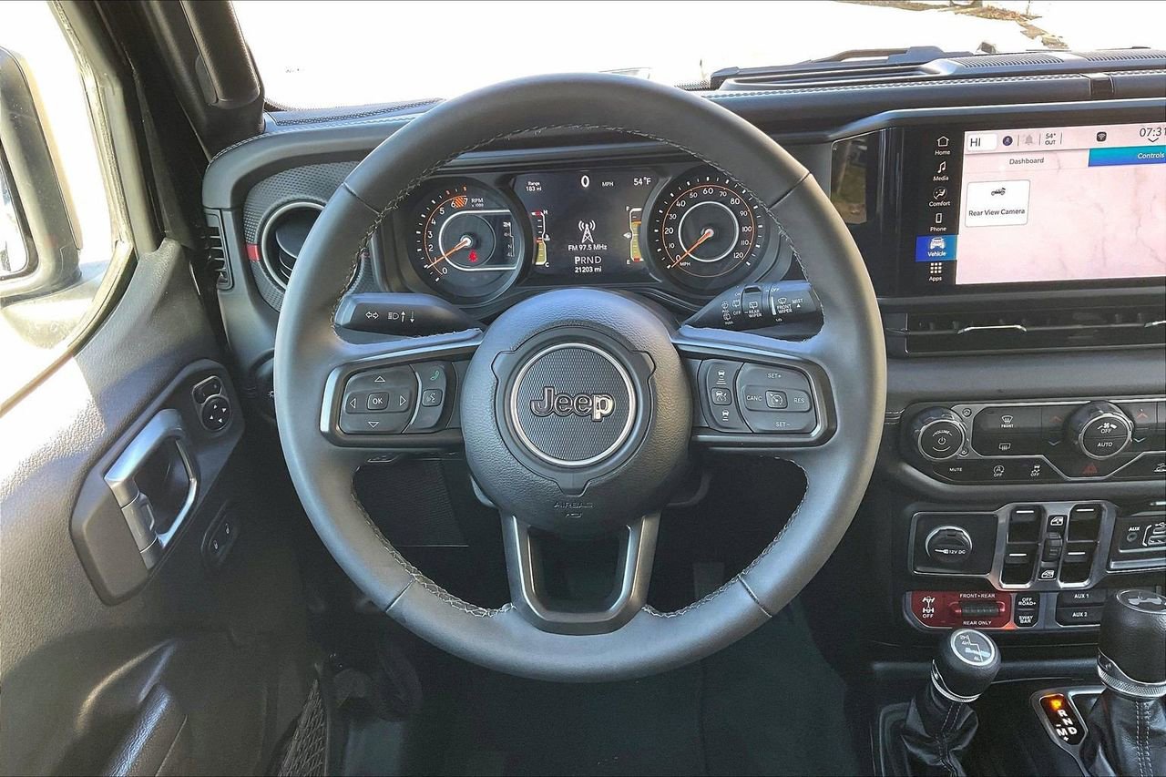 Certified 2025 Jeep Wrangler Unlimited Rubicon image 10