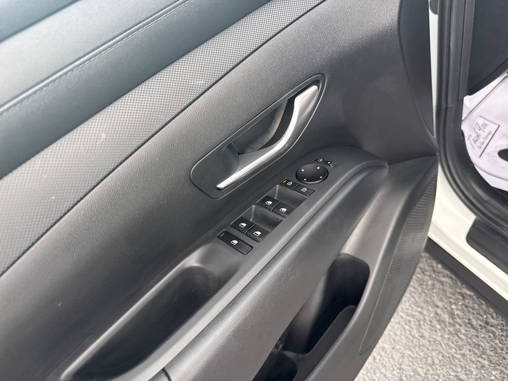 Used 2025 Hyundai Tucson SEL image 12
