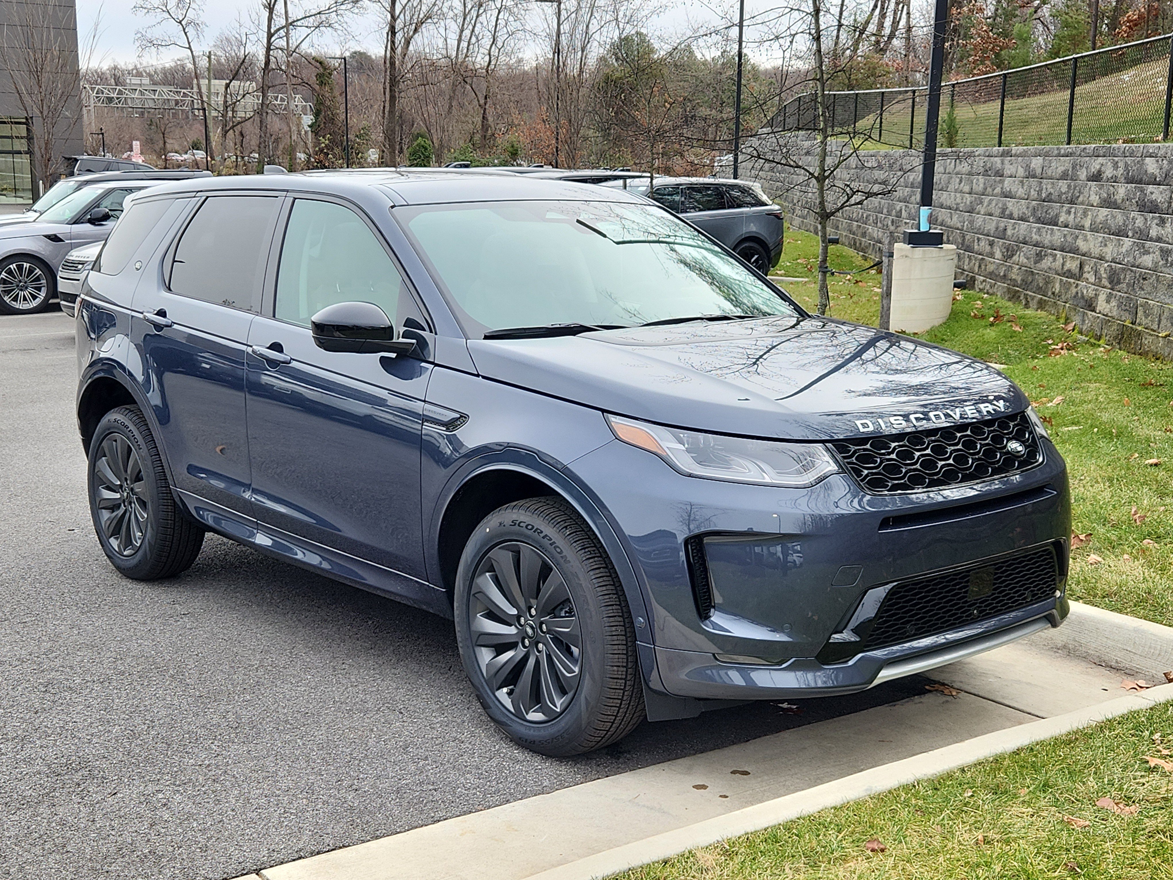 New 2025 Land Rover Discovery Sport S image 10