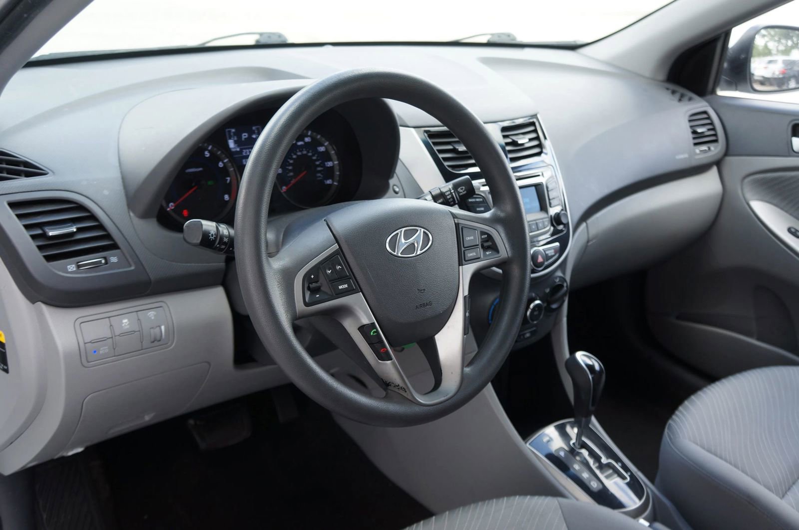 Used 2015 Hyundai Accent GLS w/ Option Group 03 image 13