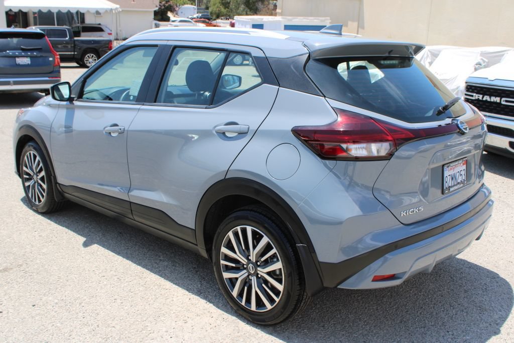Used 2021 Nissan Kicks SV FWD image 6