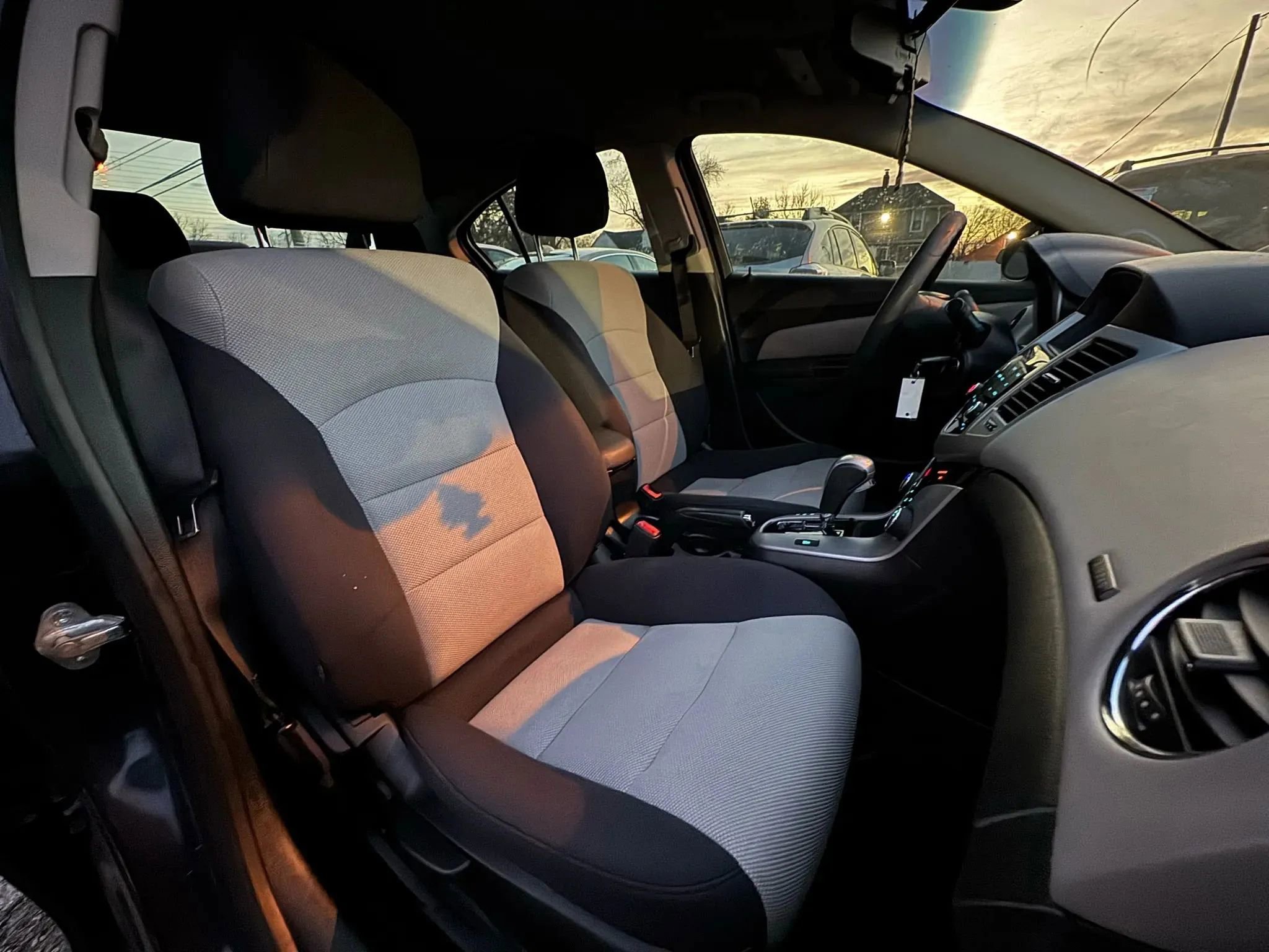 Used 2014 Chevrolet Cruze LS image 11