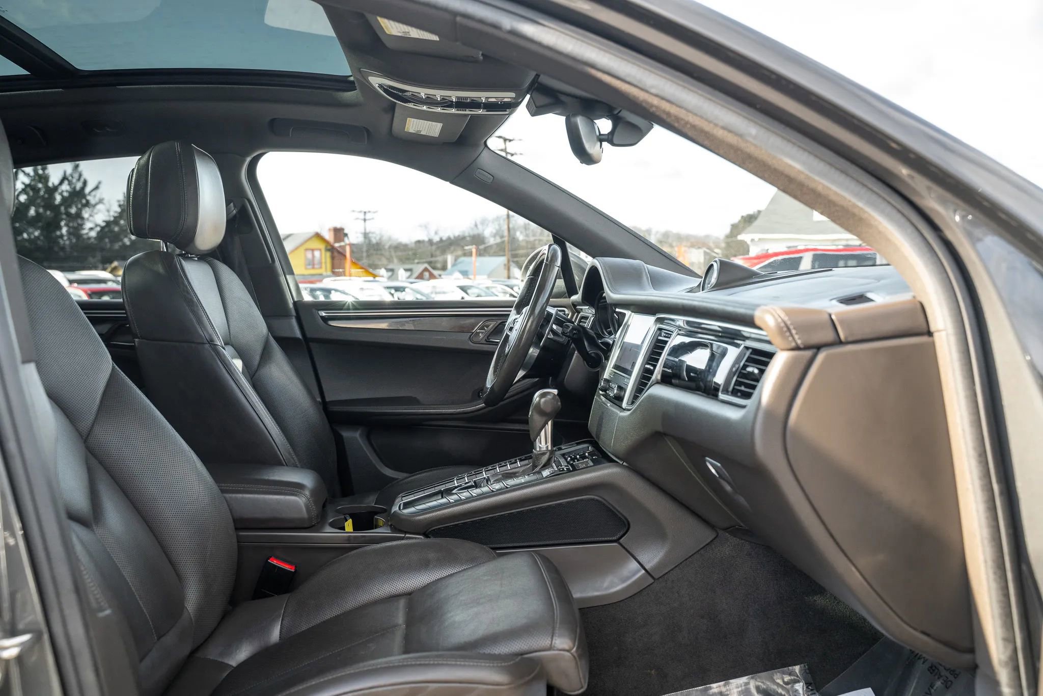 Used 2018 Porsche Macan S image 13