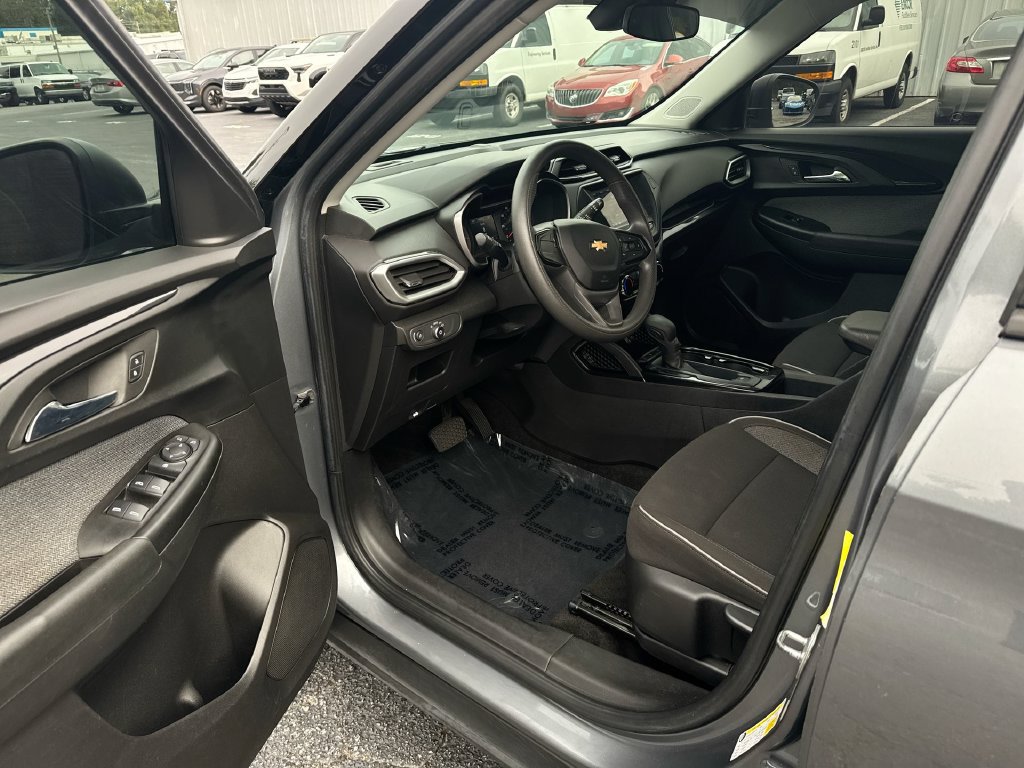 Used 2021 Chevrolet TrailBlazer LS FWD image 13