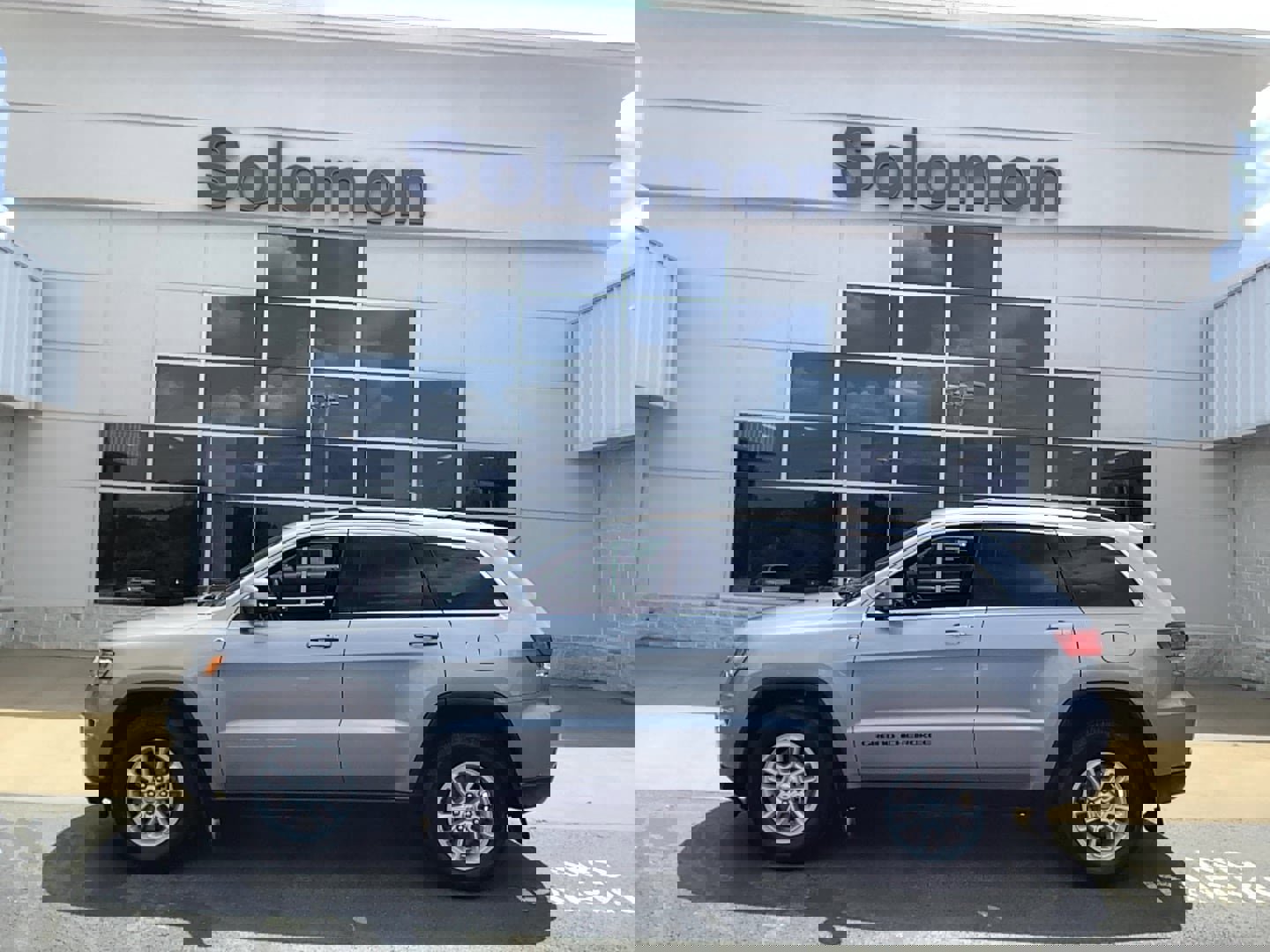 Certified 2020 Jeep Grand Cherokee Laredo