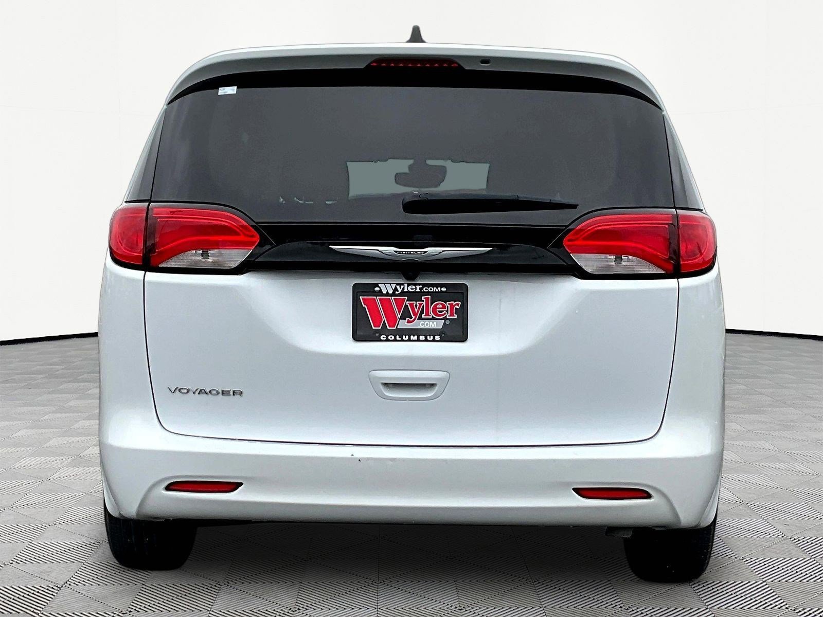 Used 2024 Chrysler Voyager LX FWD image 5