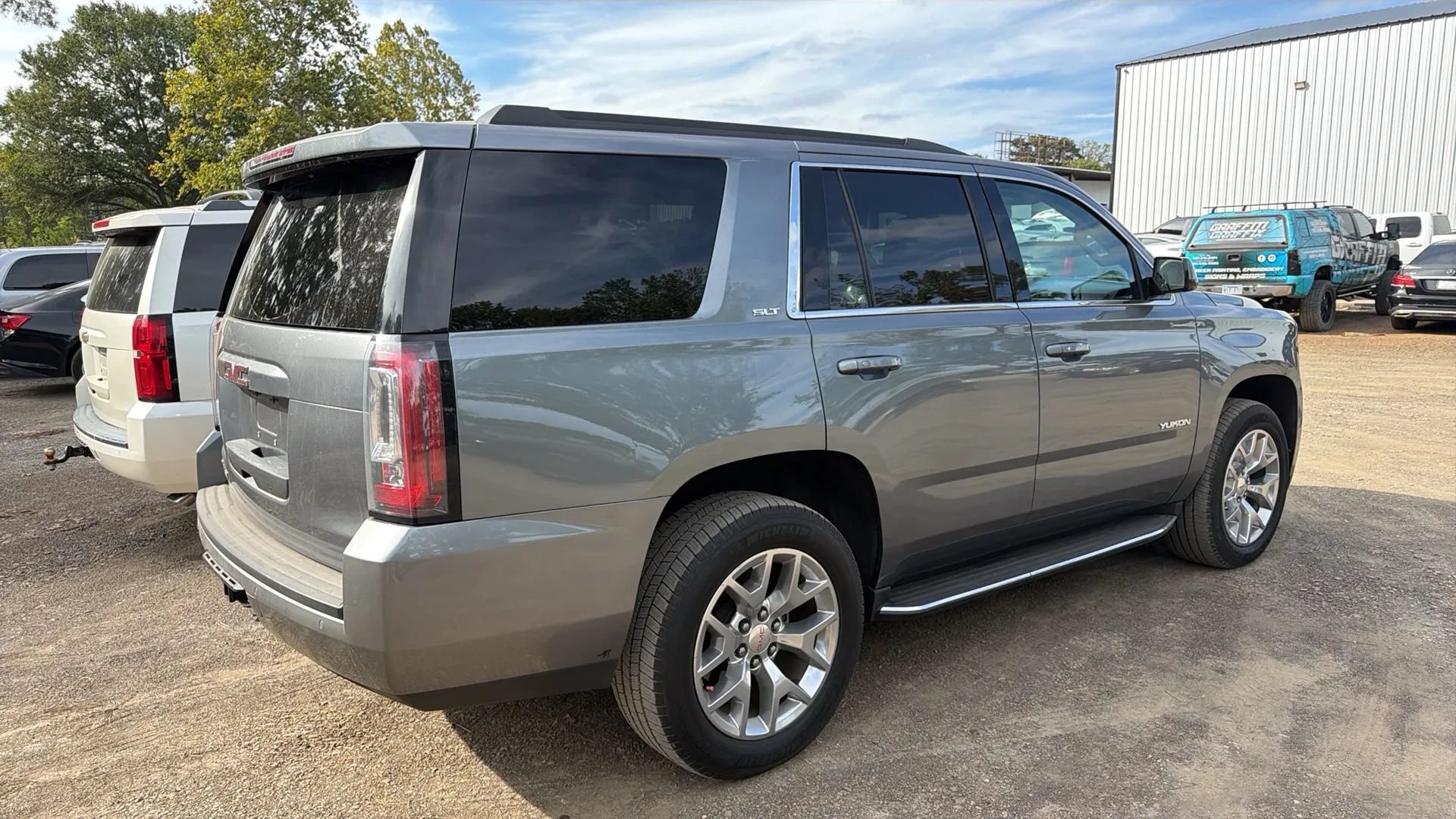 Used 2019 GMC Yukon SLT w/ Open Road Package AWD/4WD image 4