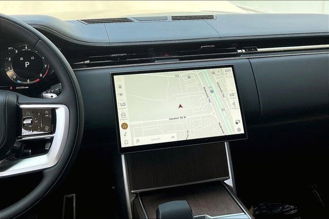 New 2025 Land Rover Range Rover SE AWD/4WD image 6