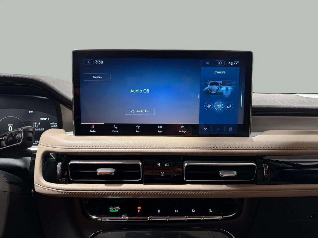 Certified 2022 Lincoln Nautilus FWD image 6