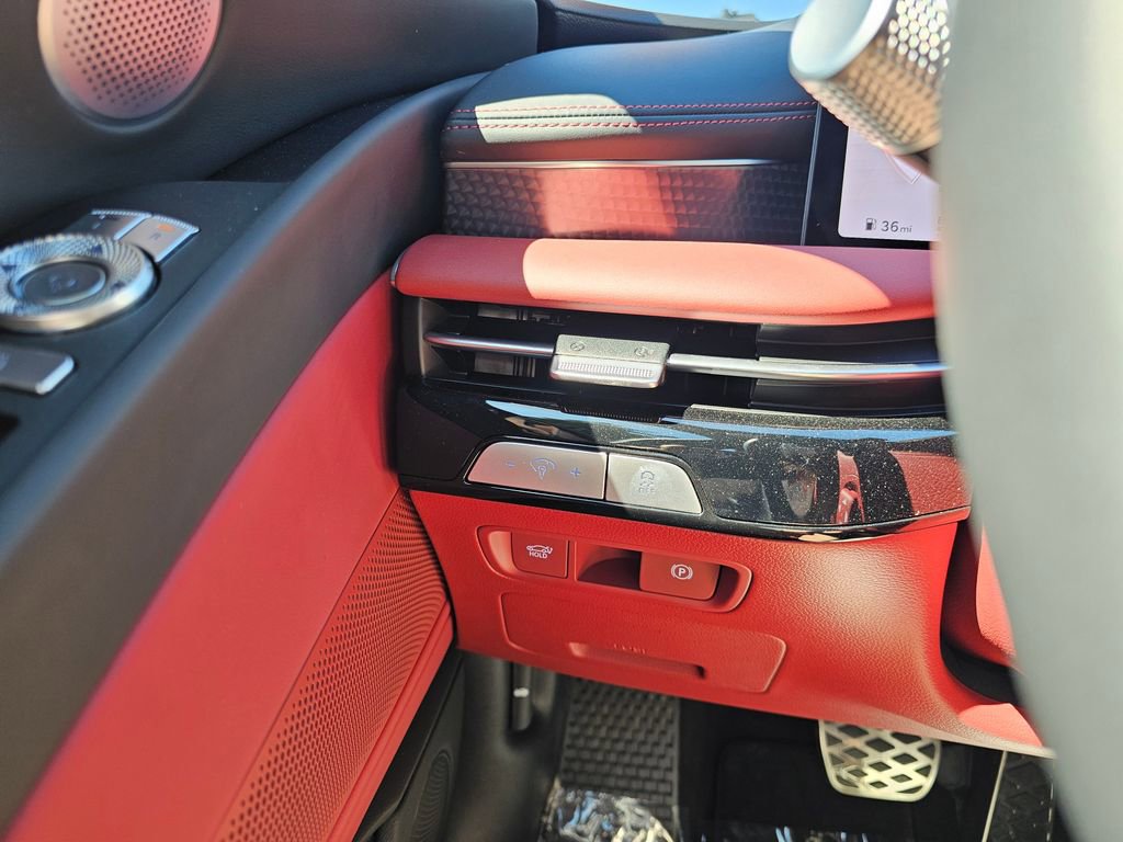 Used 2025 Genesis G80 3.5T Sport image 34