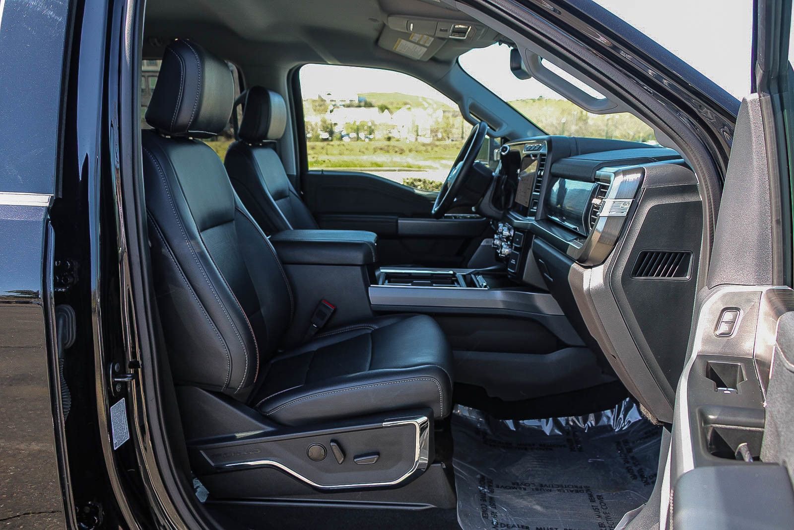 Used 2024 Ford F250 Lariat w/ Chrome Package image 15