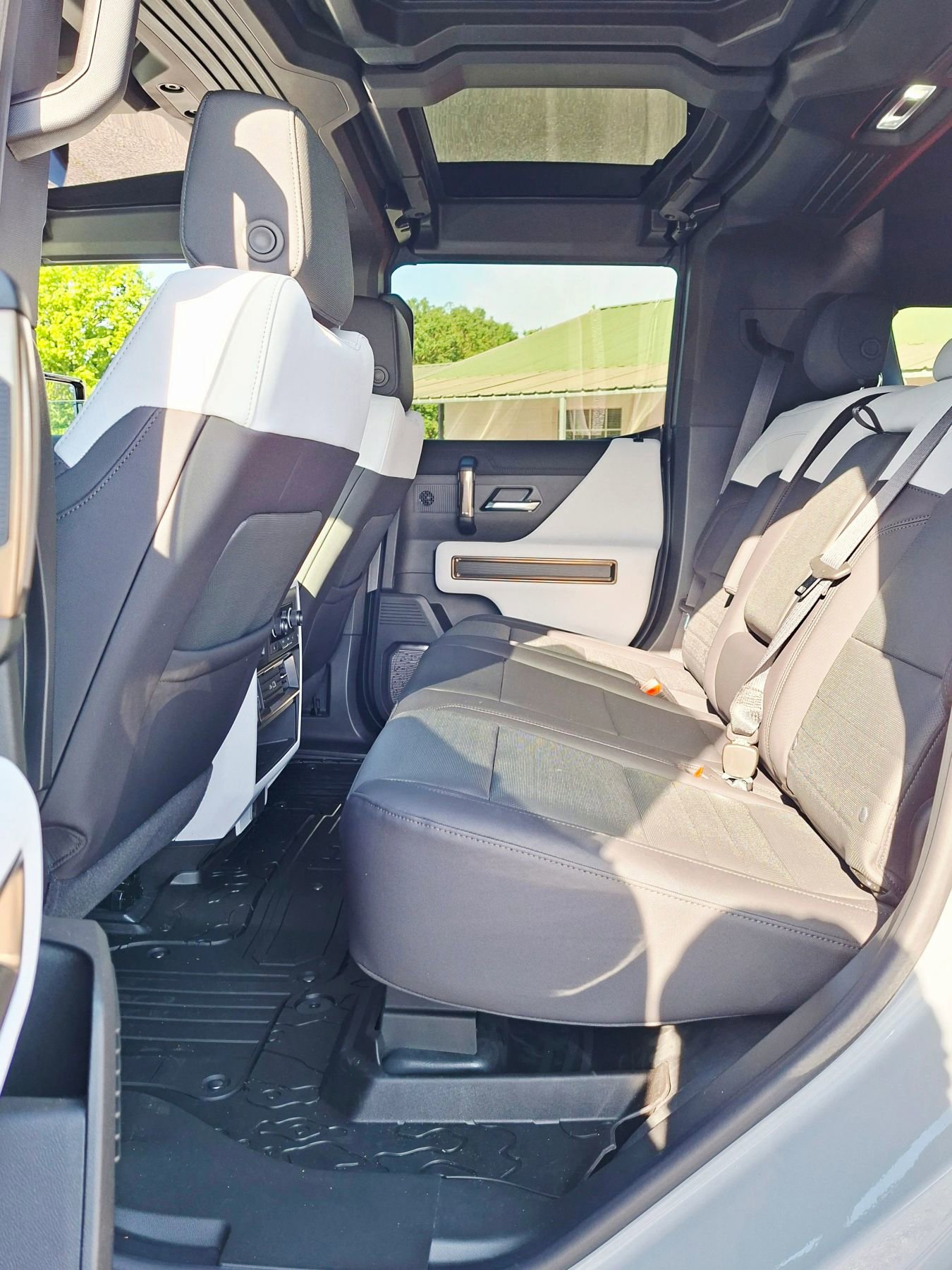 Used 2025 GMC Hummer EV 2X AWD/4WD image 8