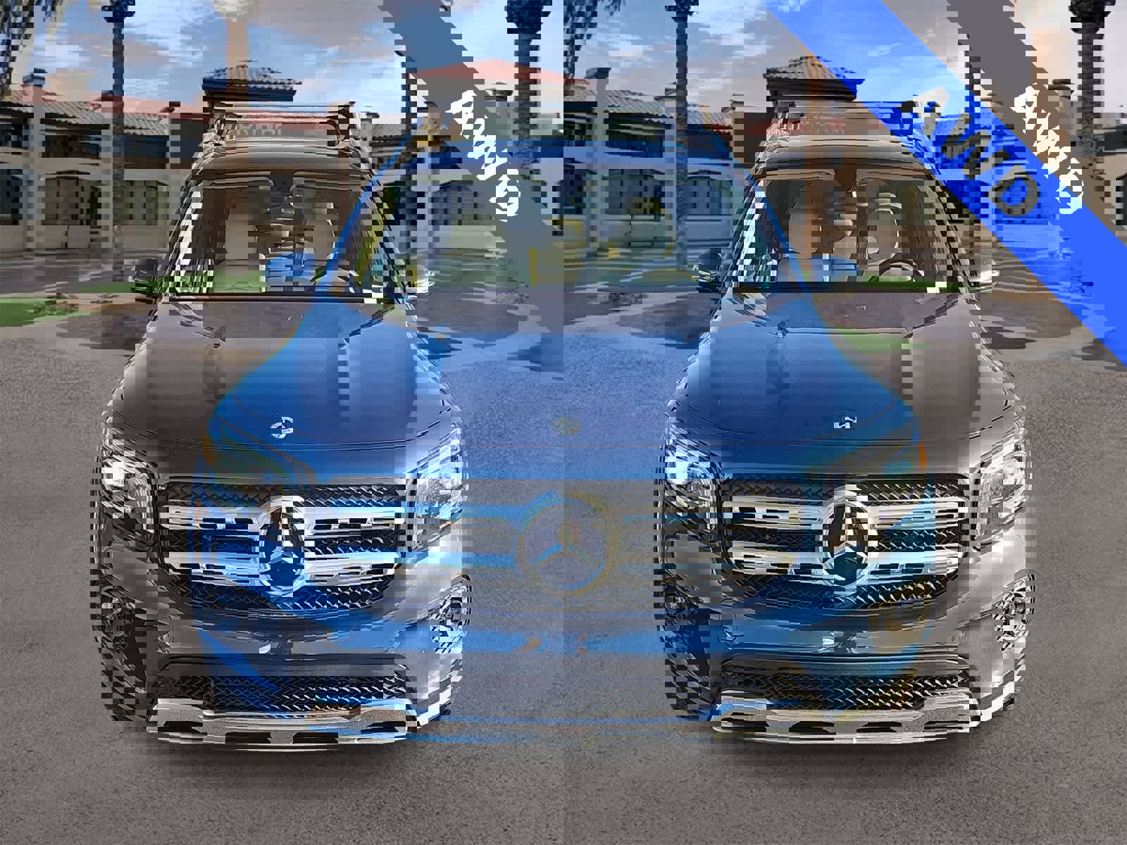 Used 2022 Mercedes-Benz GLB 250 4MATIC w/ Premium Package Lite image 3