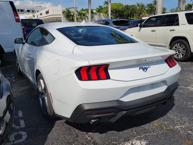 Used 2024 Ford Mustang Coupe RWD image 4