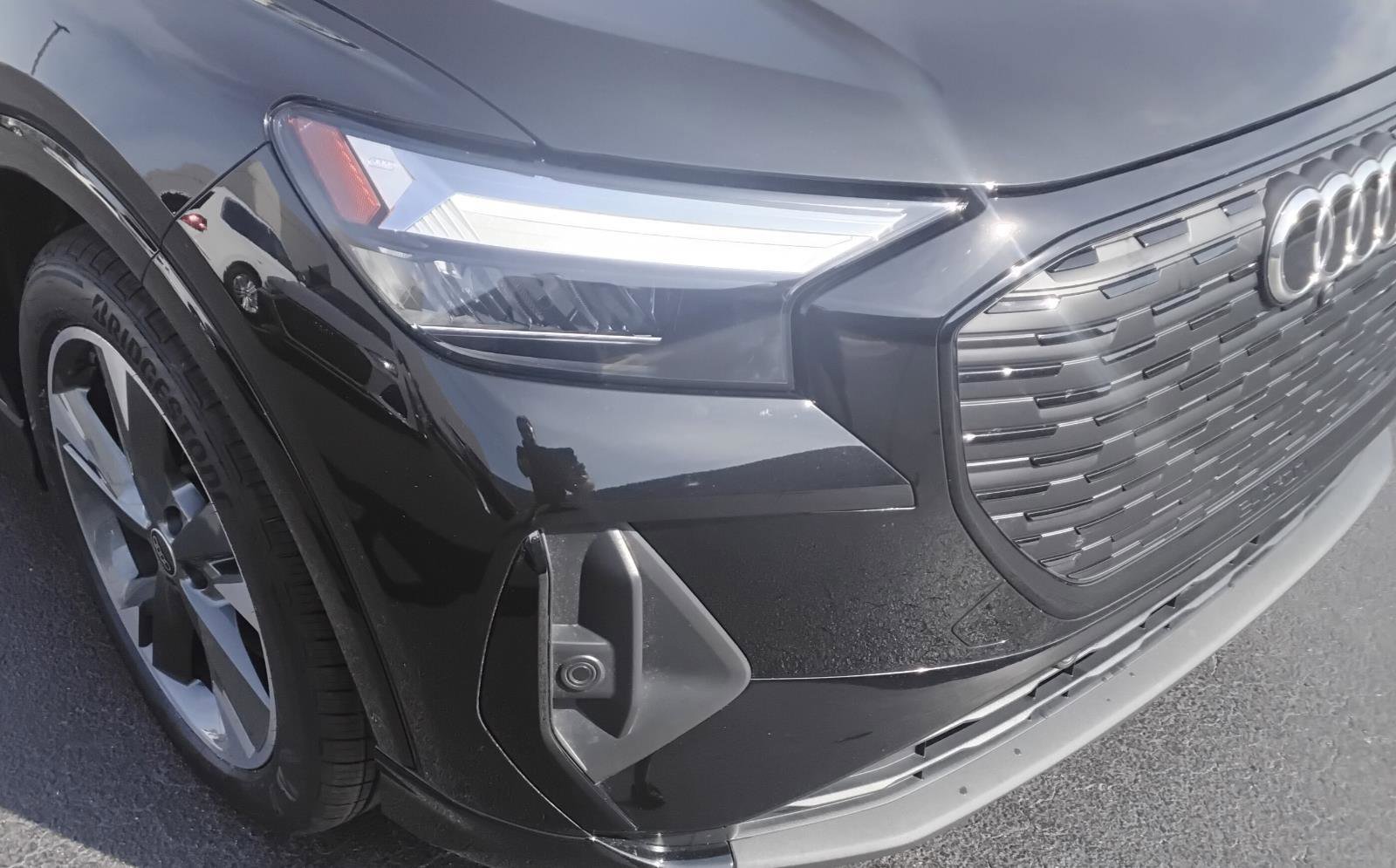 Certified 2025 Audi Q4 e-tron Premium w/ Convenience Package image 7