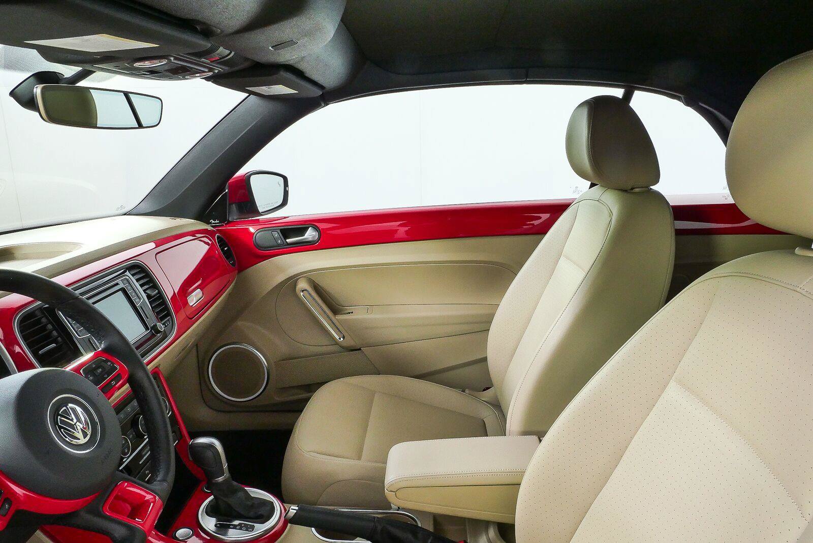 Used 2019 Volkswagen Beetle 2.0T SE w/ SE Premium Package FWD image 8