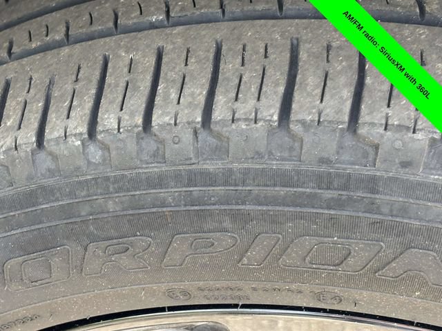 Used 2023 Jeep Grand Cherokee Limited w/ Black Appearance Package AWD/4WD image 32