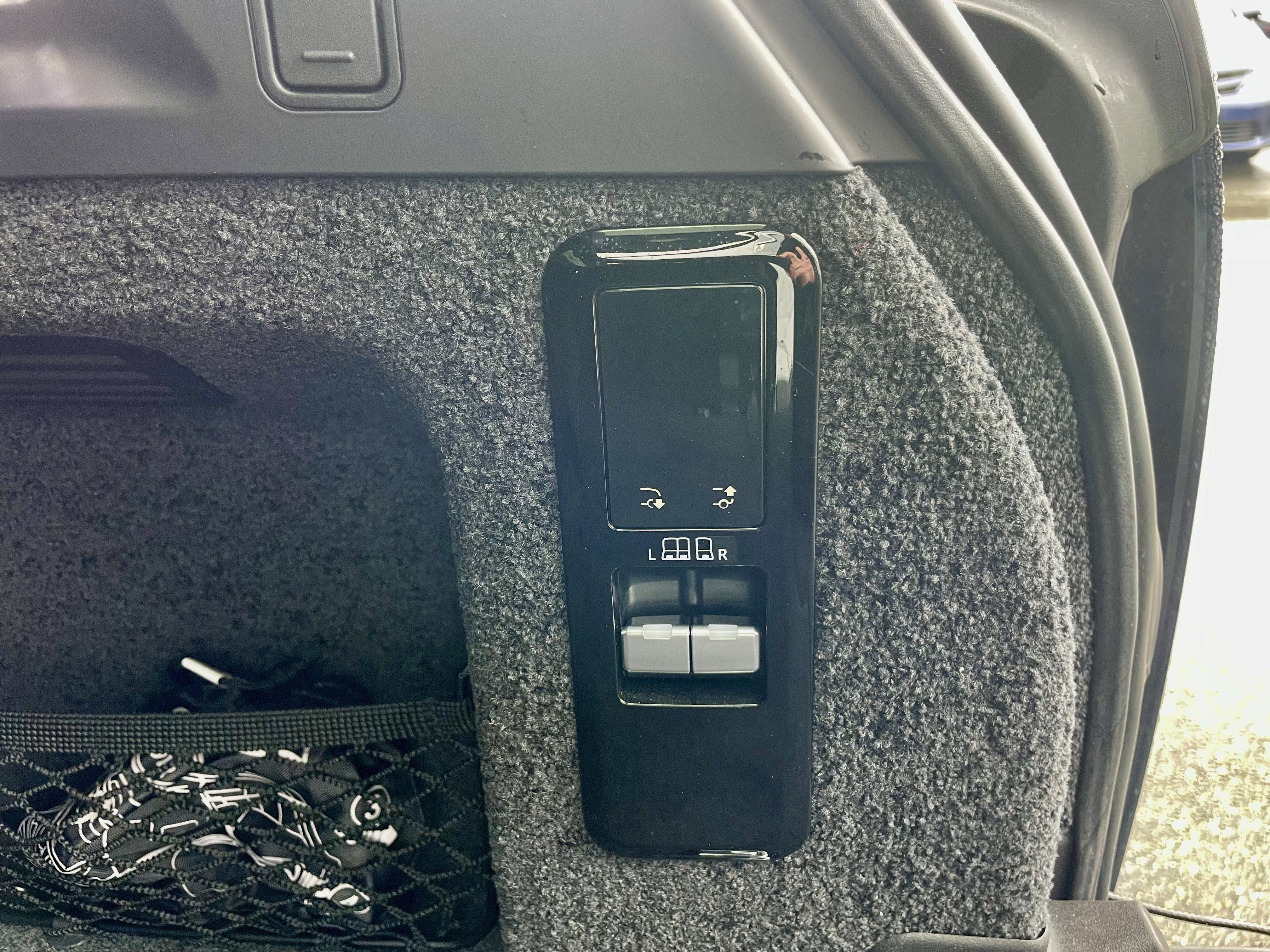 Certified 2023 Land Rover Range Rover SE image 36