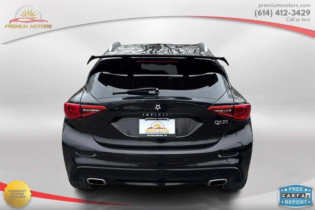 Used 2017 INFINITI QX30 Premium w/ Technology Package image 4