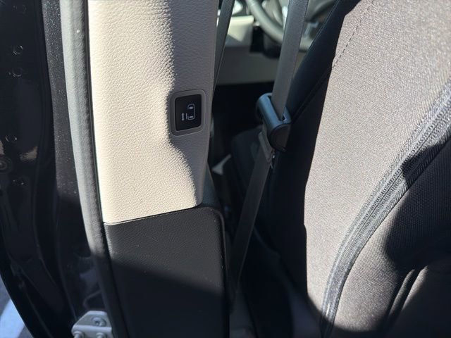 Used 2023 Chrysler Voyager LX FWD image 24