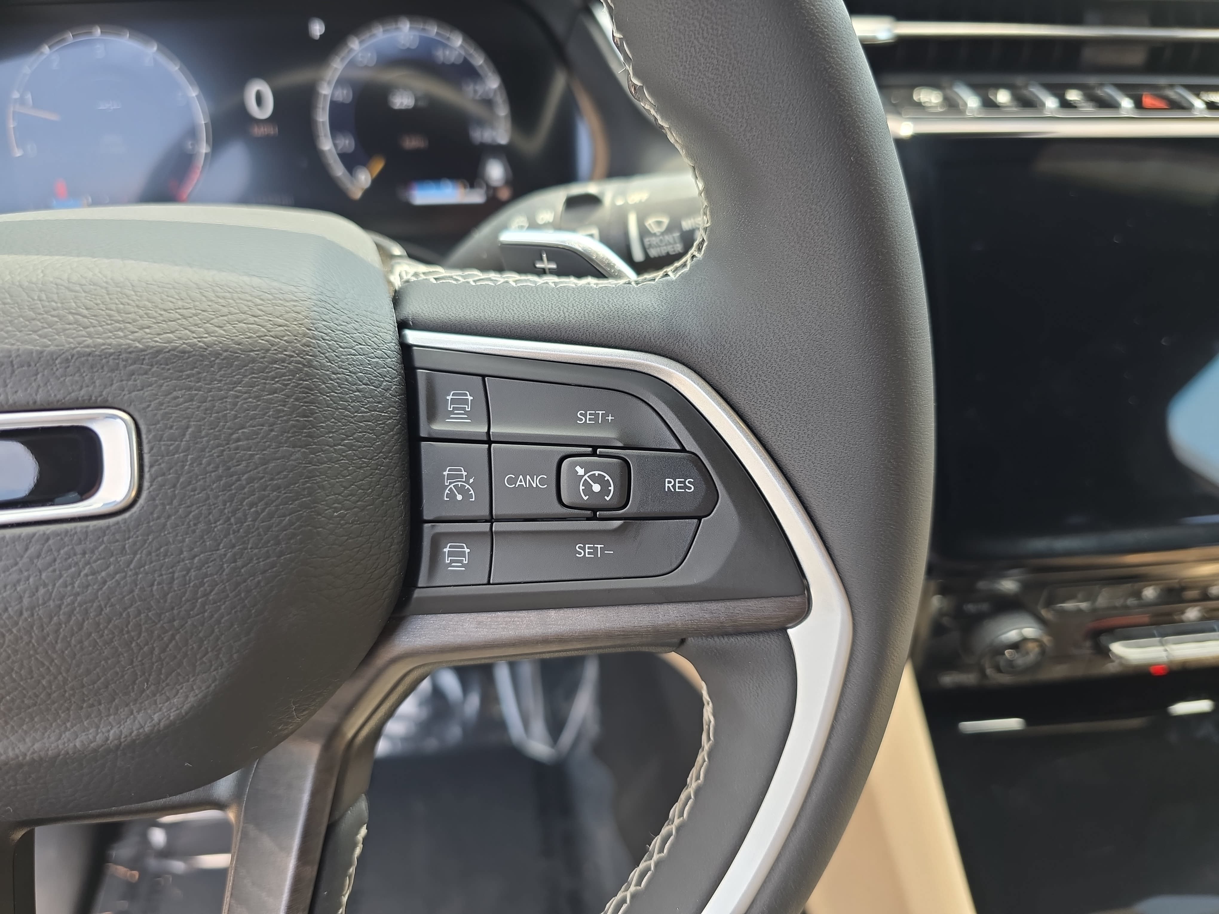 Certified 2023 Jeep Grand Cherokee L Limited w/ Luxury Tech Group II AWD/4WD image 16