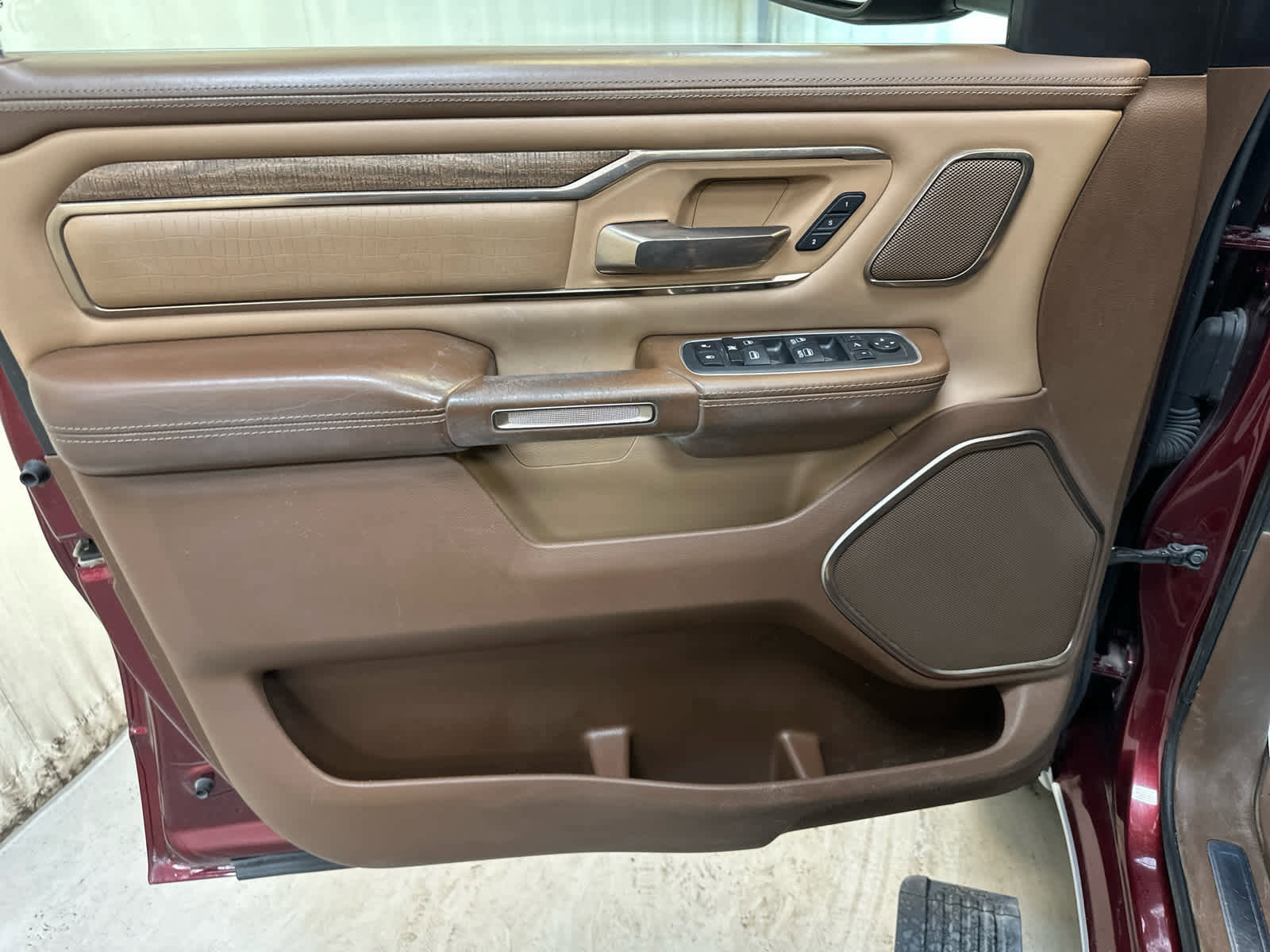 Used 2019 RAM 1500 Laramie Longhorn image 28