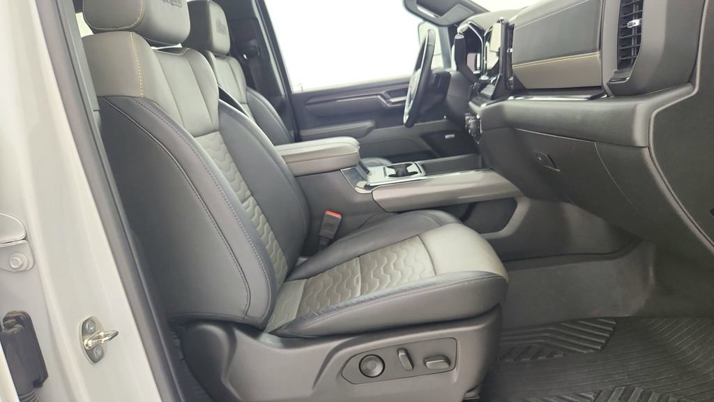 Used 2024 Chevrolet Silverado 2500 ZR2 w/ ZR2 Bison Edition image 33