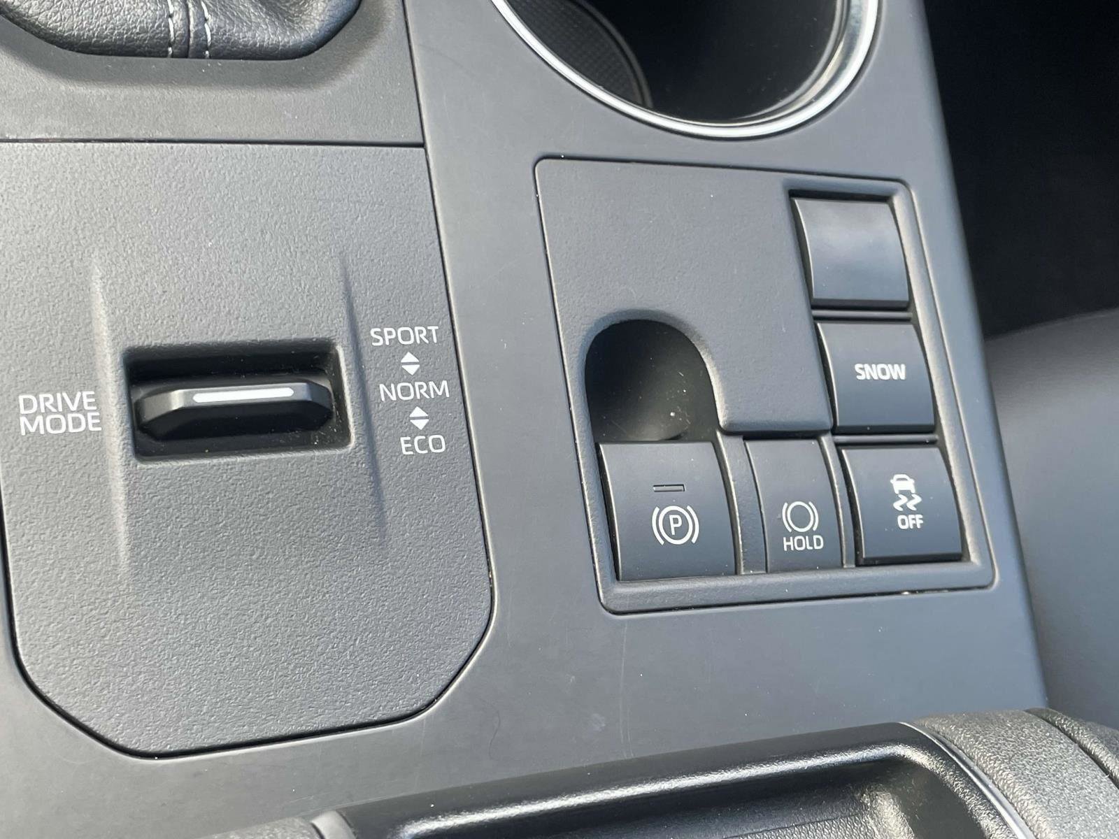 Used 2024 Toyota Highlander XSE image 6