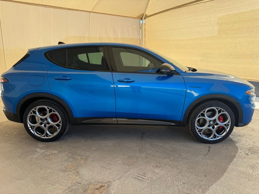 New 2024 Alfa Romeo Tonale Veloce image 2