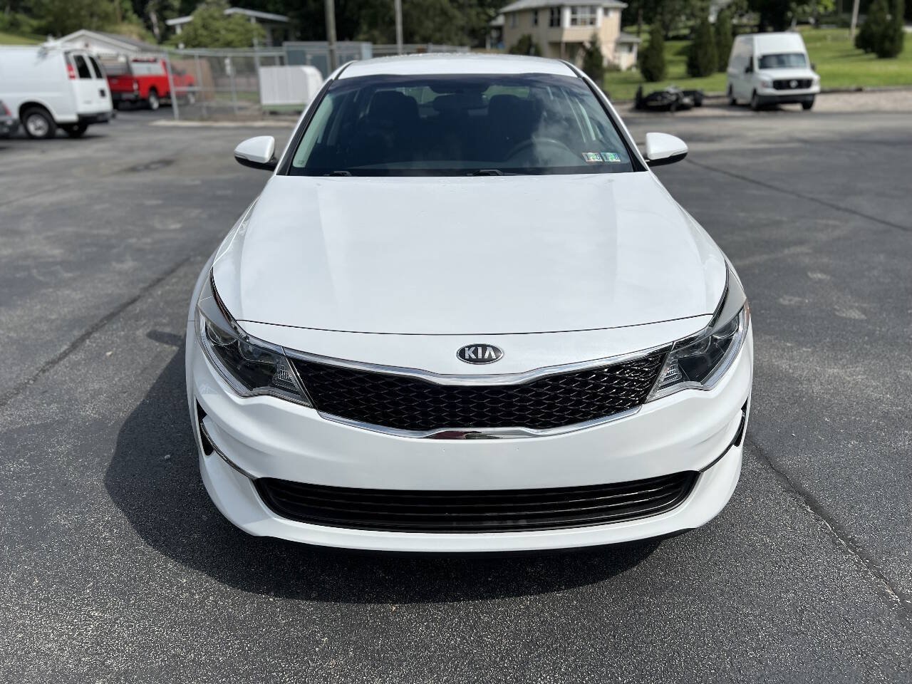Used 2017 Kia Optima LX FWD image 2