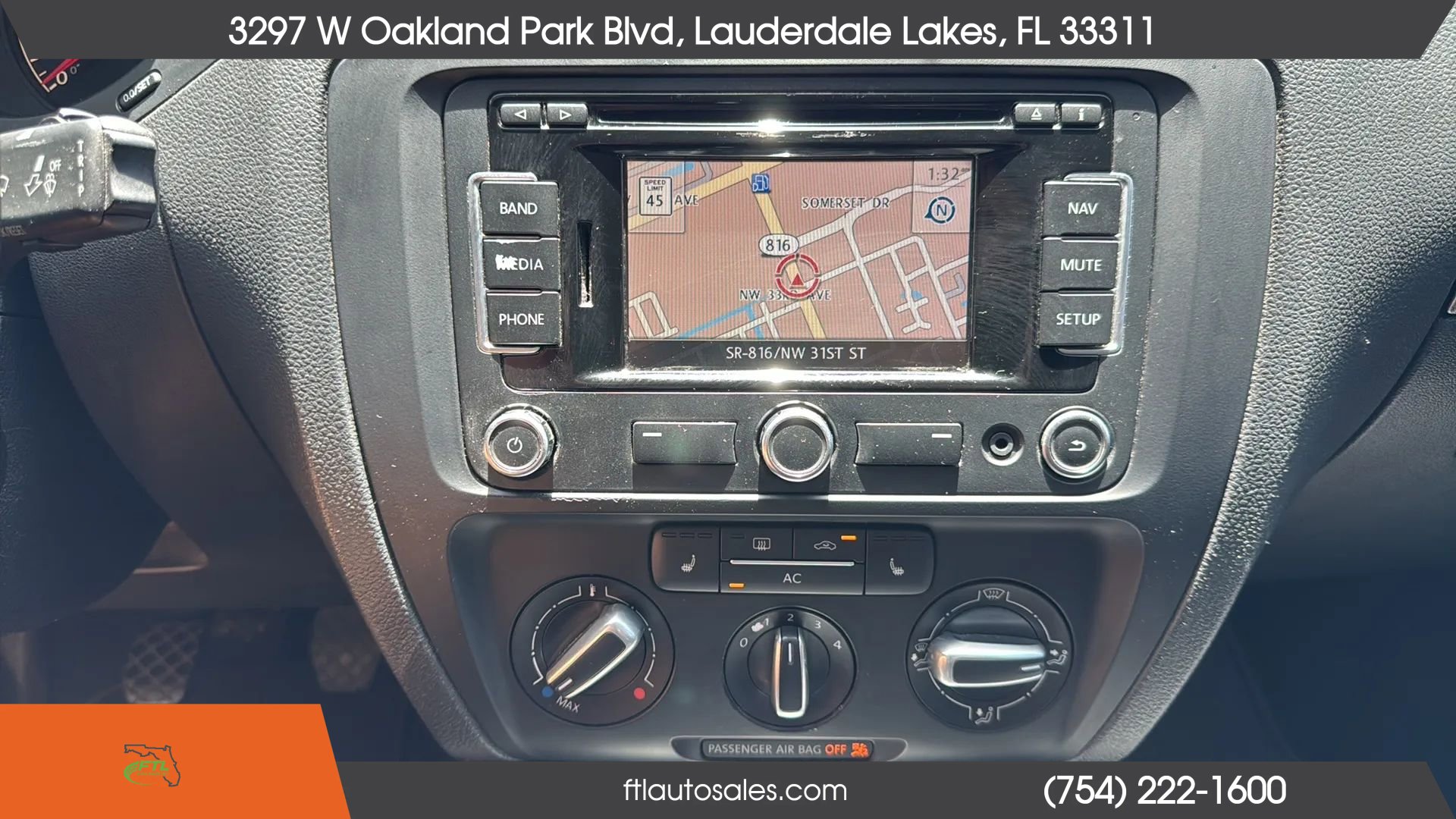 Used 2011 Volkswagen Jetta SEL image 48