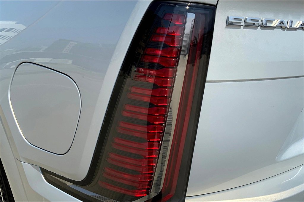 New 2025 Cadillac Escalade IQ Luxury 2 image 15