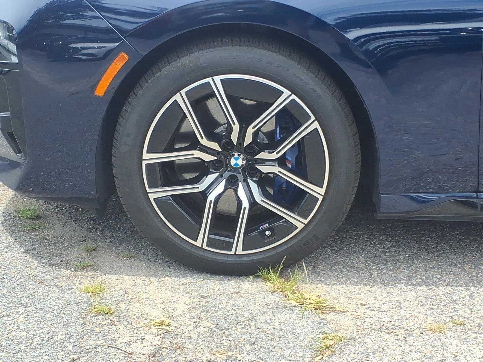 Used 2024 BMW 760i xDrive w/ Premium Package AWD/4WD image 10