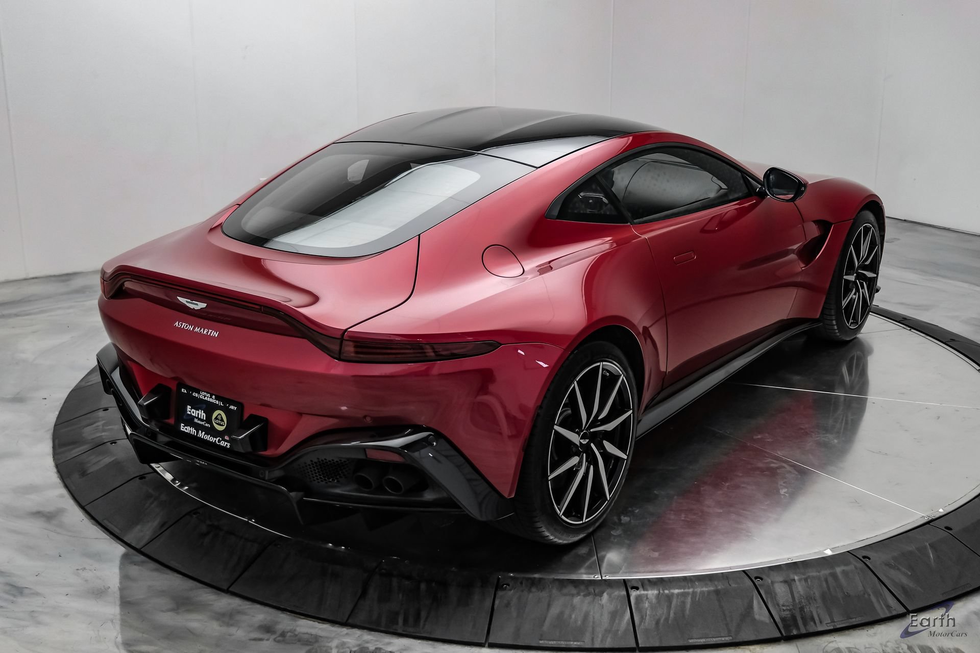 Used 2019 Aston Martin V8 Vantage Coupe RWD image 21