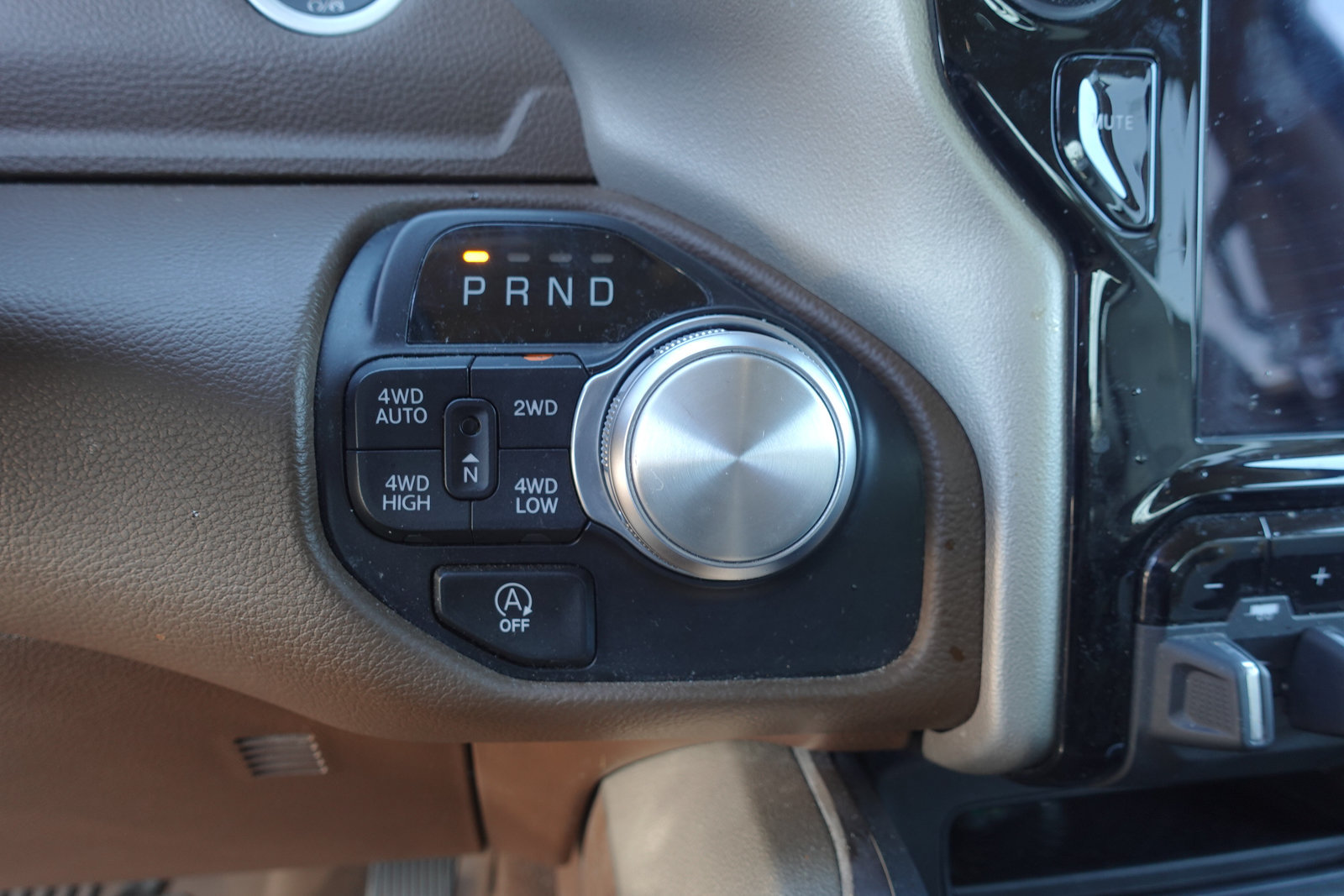 Used 2020 RAM 1500 Laramie AWD/4WD image 22